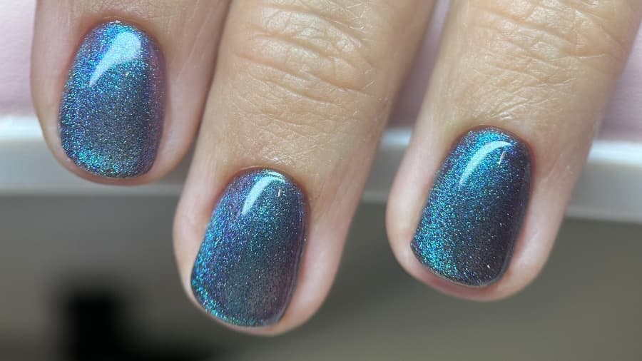Cat Eye Manicure