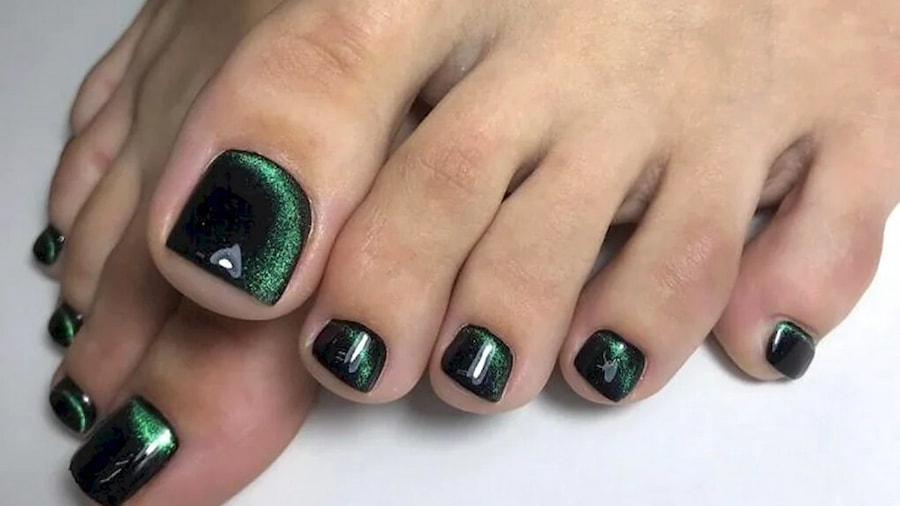 Cat Eye Pedicure
